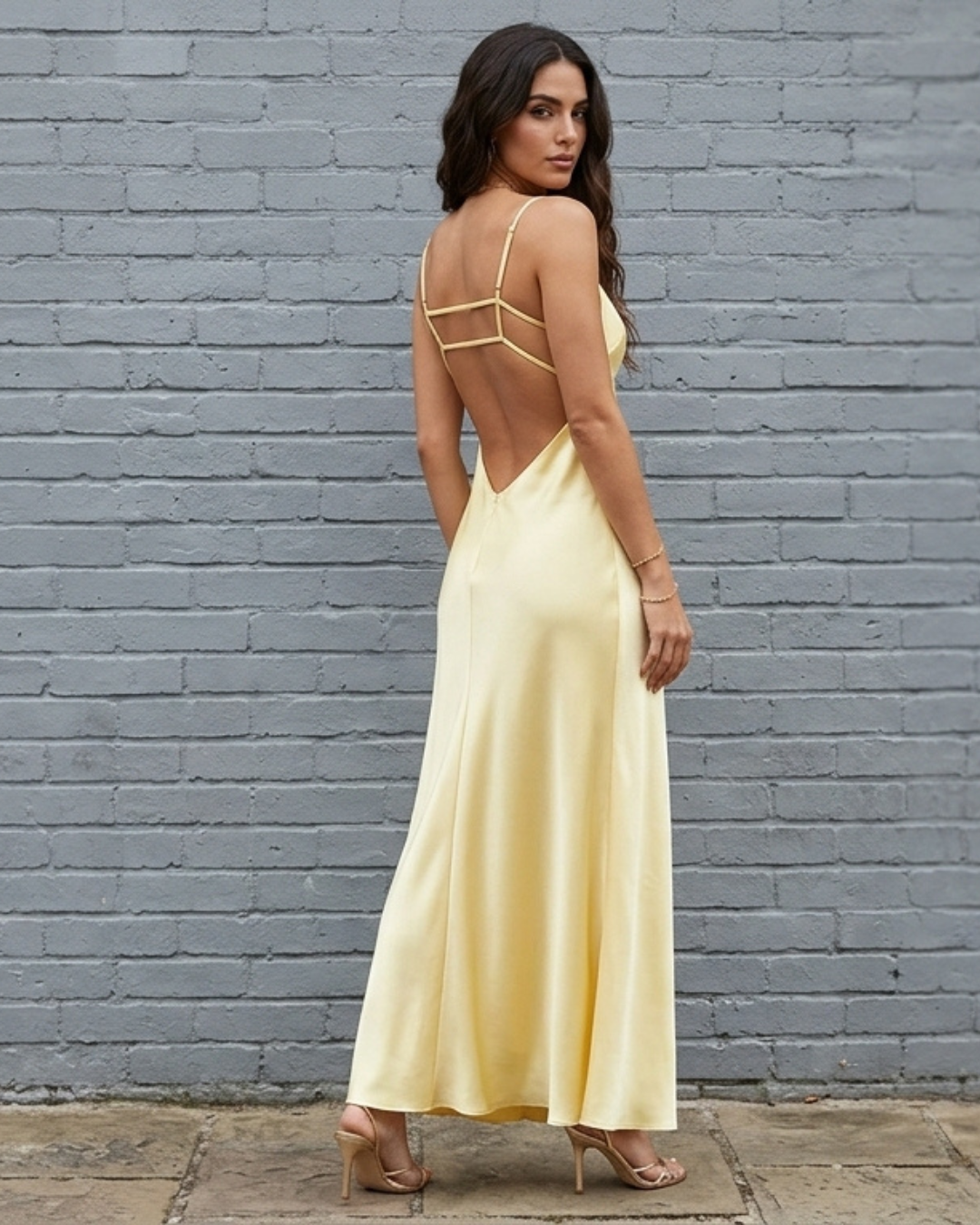VESTIDO LAILA™ | Elegante cuello tipo halter con un ligero drapeado