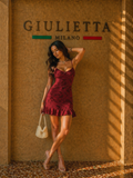 VESTIDO CARMESÍ™ | Sensualidad floral con aire irresistible