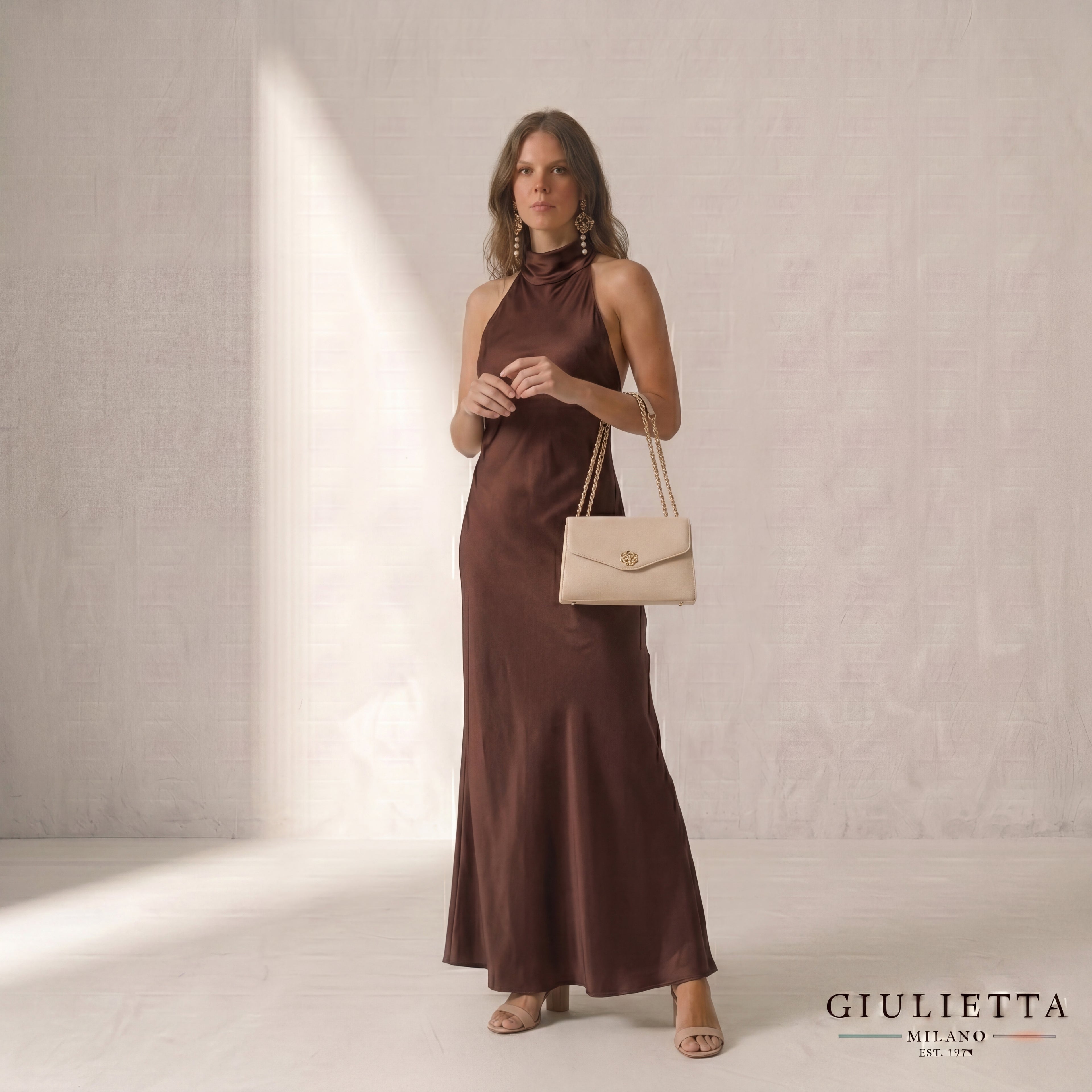 VESTIDO SHANE™ |  Tela ligera con efecto seda que refleja la luz