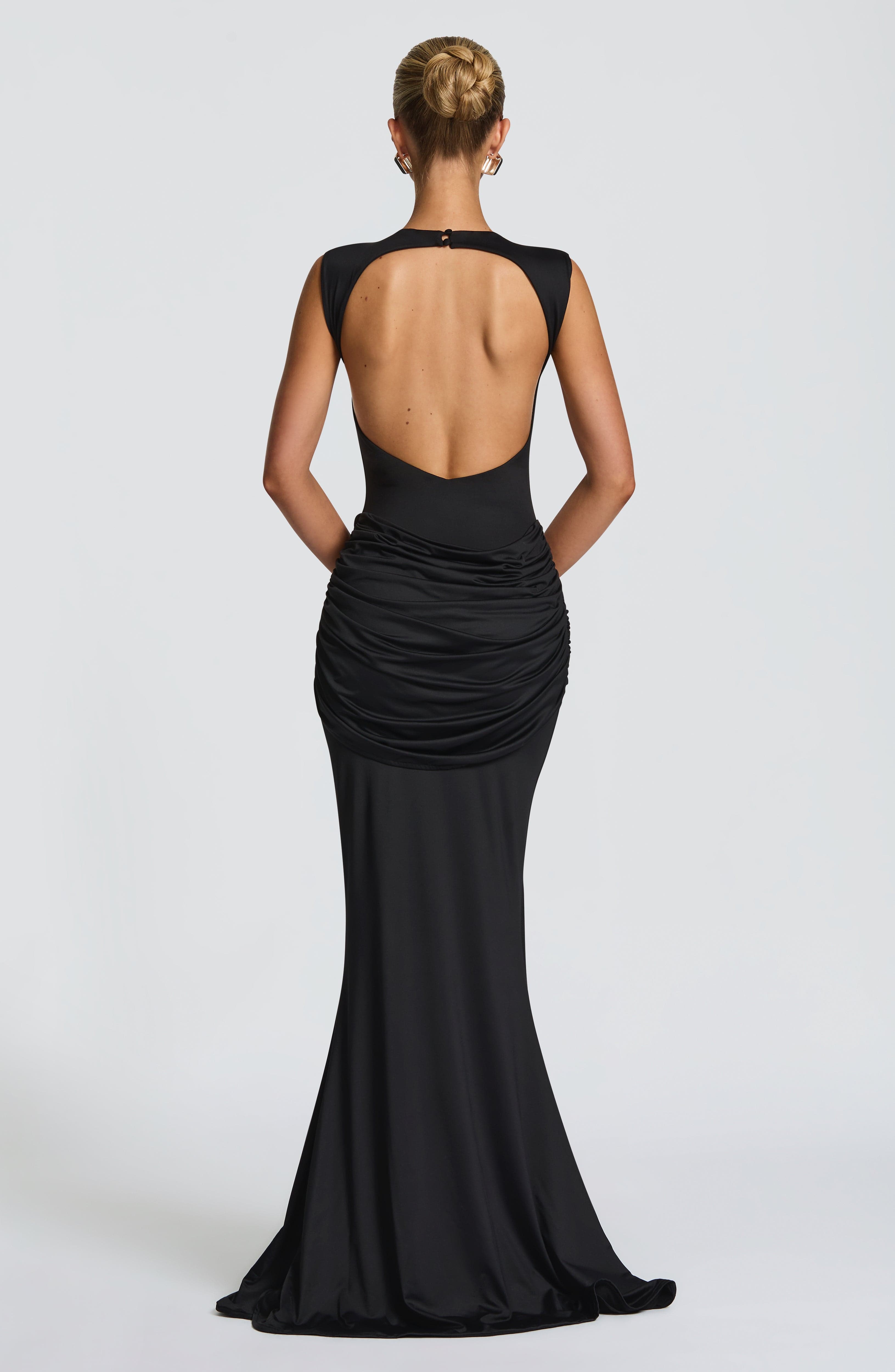 VESTIDO CARBAJO™ | Silueta elegante con drapeado escultural